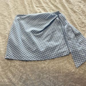 Super cute Forever 21 skirt!